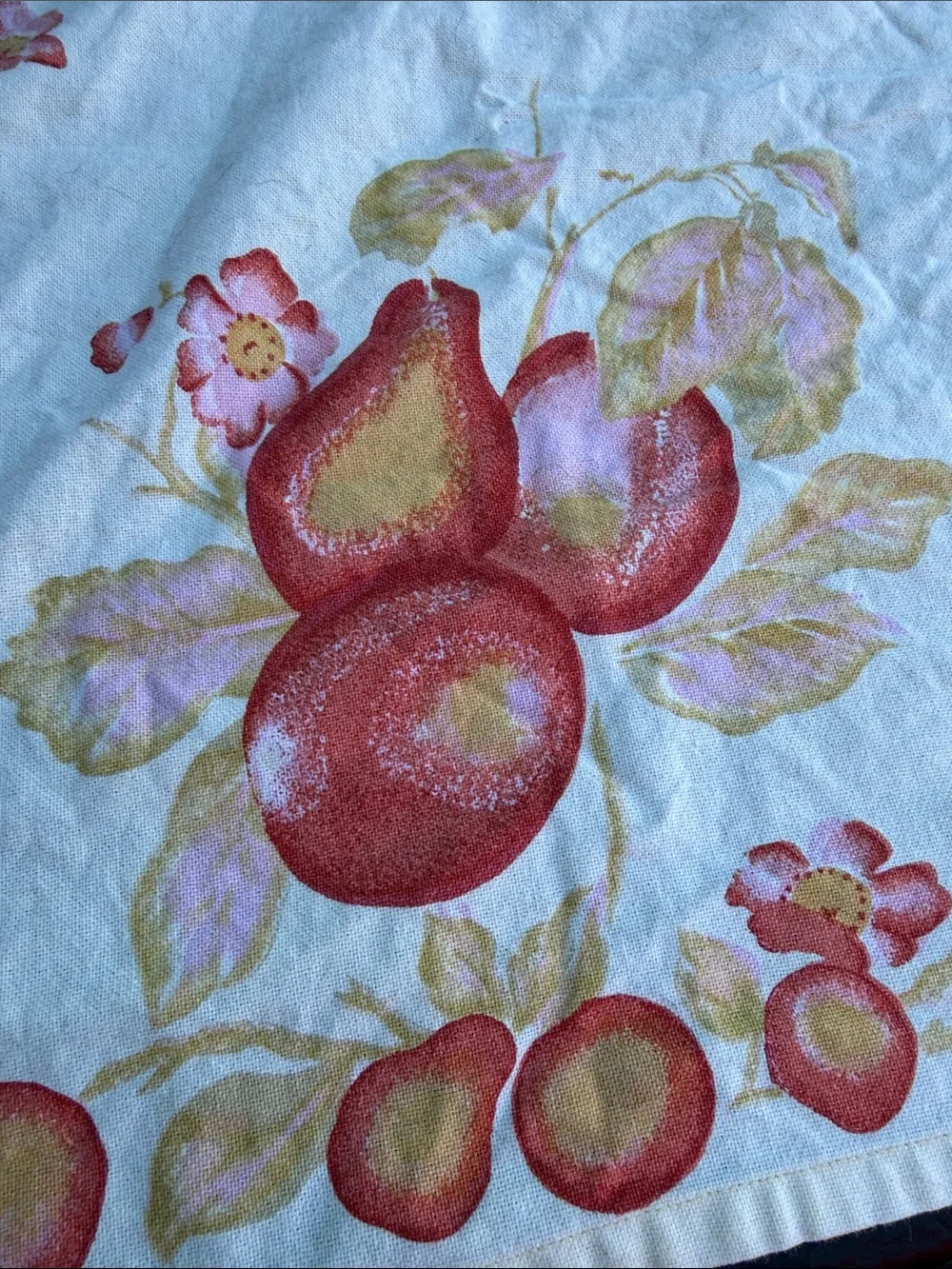 April Cornell cream Table cloth with Pink and Peach Pear Fruit Border
